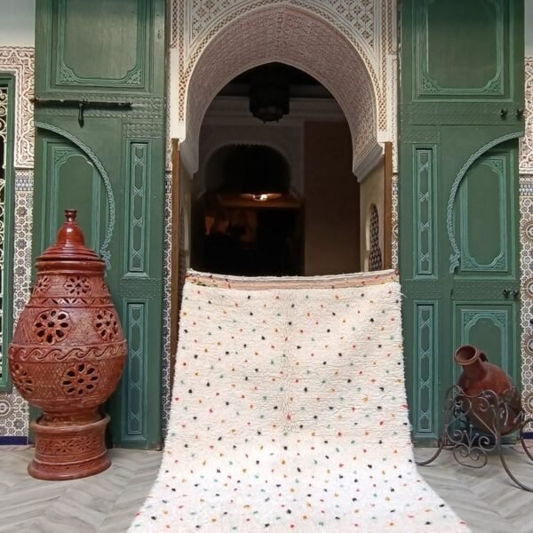 Morrocan Azilal rug  5.5 x 3.9 FT / 169 x 120 Cm