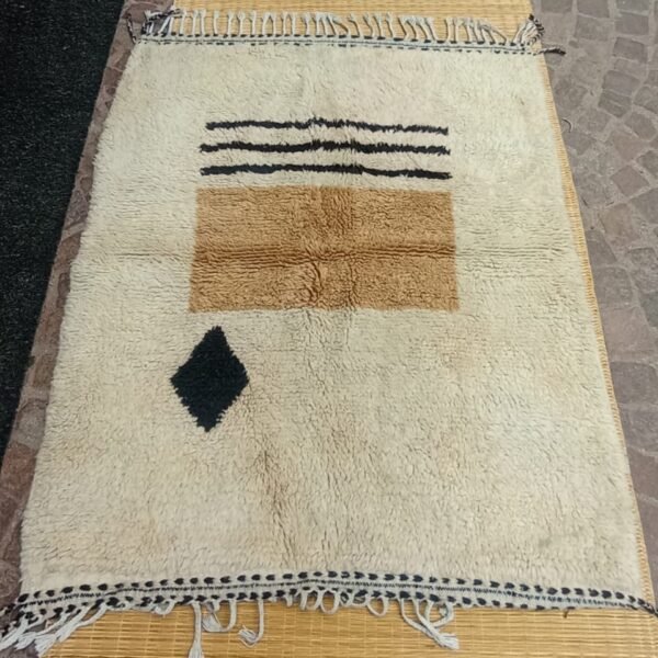 Beni Ourain Rug, Minimalist Wool Design 117 x 165 cm