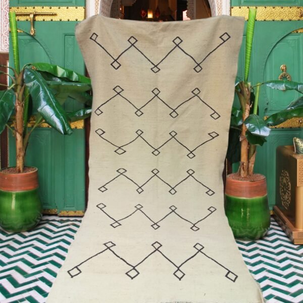 Handwoven Beni Ourain Rug – Handmade Rug 142 x 245 cm